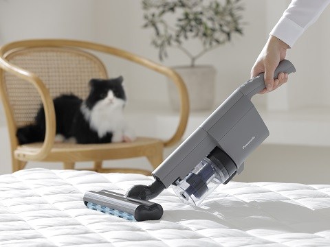 (image for) Panasonic MC-SB53K Slim Tangle-Free Stick Type Cordless Vacuum Cleaner - Click Image to Close