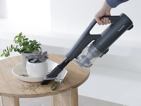 (image for) Panasonic MC-SB85K Tangle-Free Slim Stick Type Cordless Vacuum Cleaner - Click Image to Close